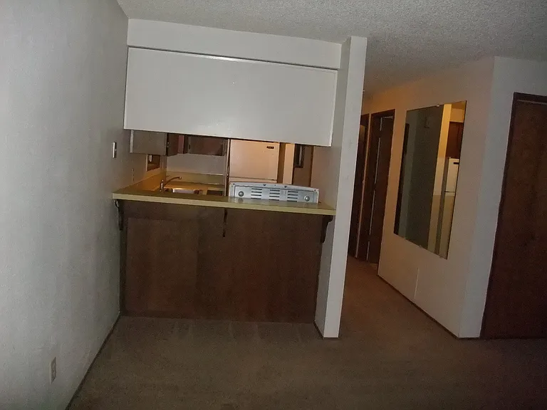 339 NW 8th St — Photo 5