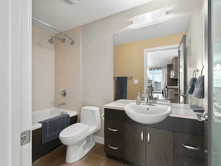 530 12th Ave SW #1201 — Photo 21