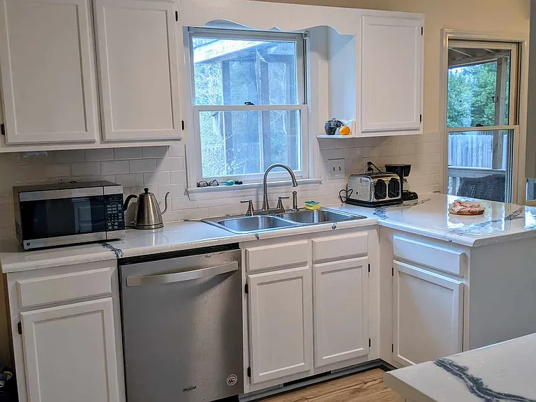 6415 Strawfield Dr — Photo 11