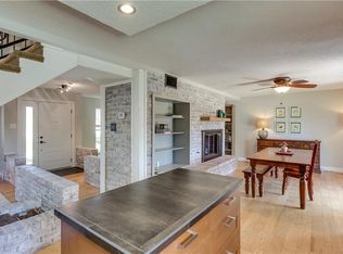 2121 Mountainview Dr, Hurst, TX 76054