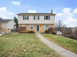 24 Norfolk Dr, Coraopolis, PA 15108