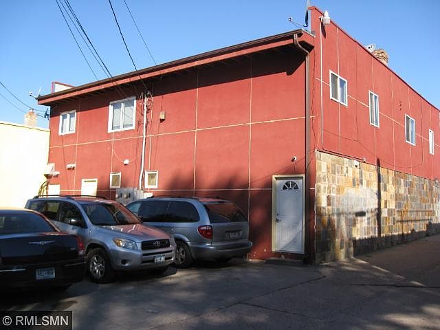 2nd image of 1709 Lake St E