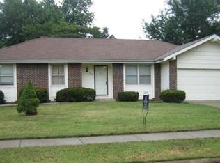 1233 W Berkeley St, Springfield, MO 65807