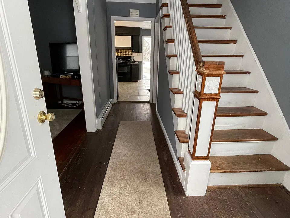 229 Mansfield Ave