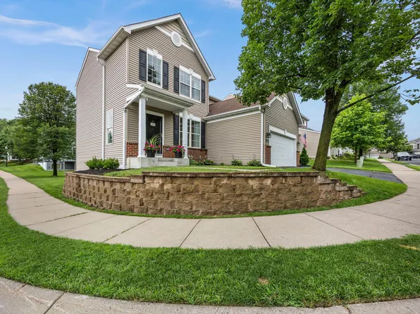 232 Pine Hollow Dr, Circle Pines, MN 55014
