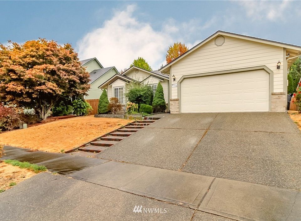 1st image of 8704 Sebastian Drive NE