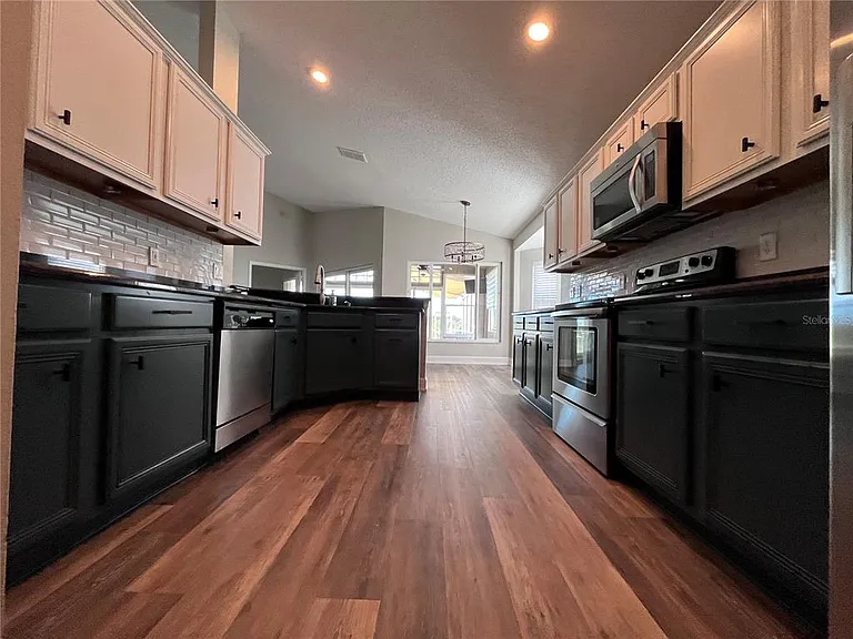 3705 Seminole Dr — Photo 4