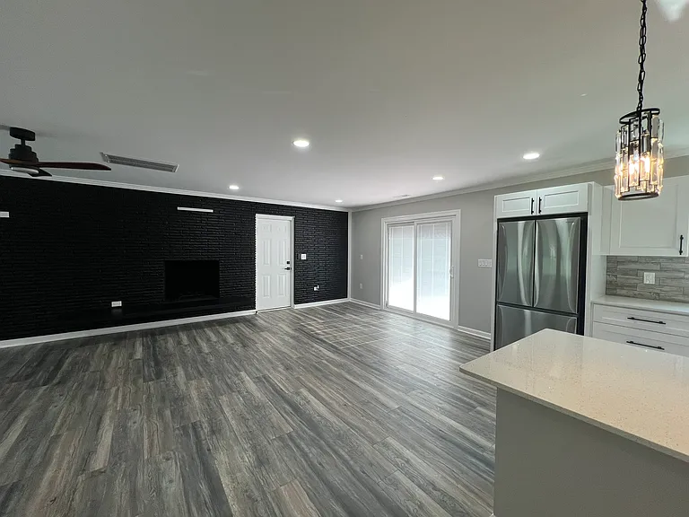 11405 Cresthill Dr — Photo 3