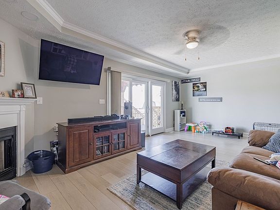 3rd image of 4502 Remington Way