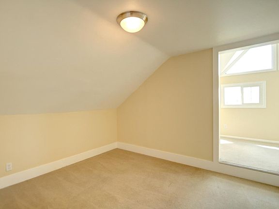5th image of 502 NE 72nd St #A
