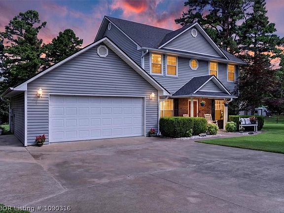 3rd image of 24634 Wolf Mountain Rd