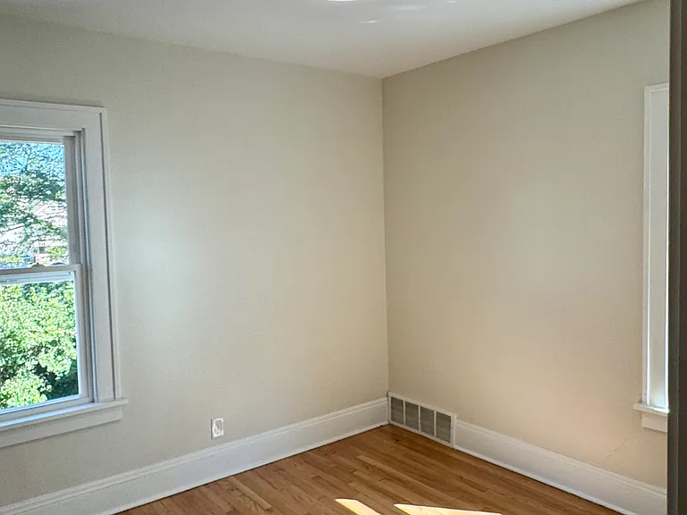 2121 Eldred Ave #UP — Photo 11