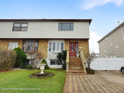 570 Naughton Ave, Staten Island, NY, 10305