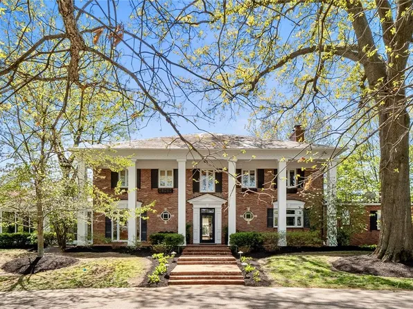 8 Terry Hill Ln, Saint Louis, MO 63131