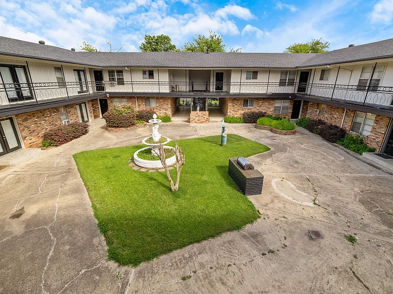 Carolina Apartments — Photo 18