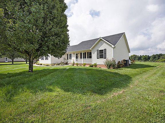 5th image of 229 Sierra Cir