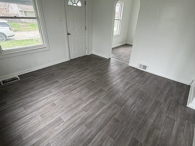 1615 N Courtland Ave — Photo 2