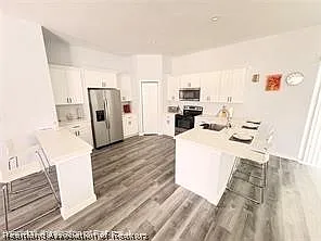 3 bed, 2.0 bath, 1642 sqft, $2,000 — Photo 4