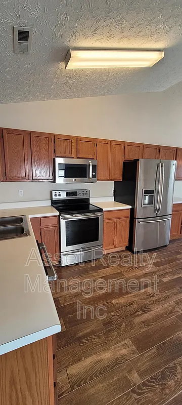 2 bed, 2.0 bath, 1008 sqft, $1,650 — Photo 3