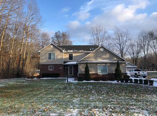 1302 Courtney Ct, Hartland, MI