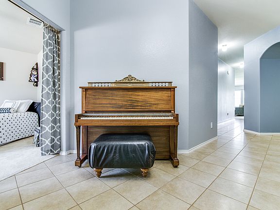 3rd image of 3109 Emory Oak Way
