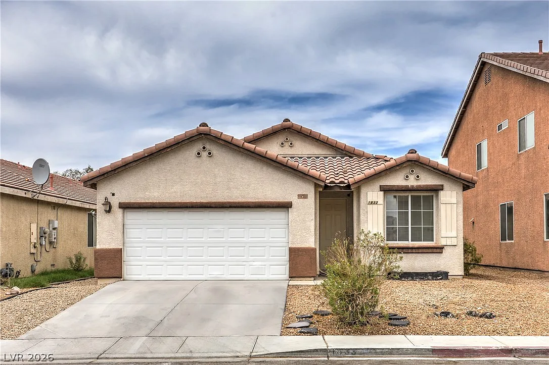 4 bed, 2.0 bath, 1648 sqft, $1,950 — Photo 2