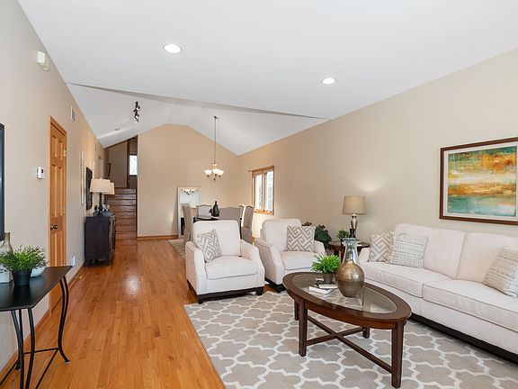 2nd image of 10319 S Millard Ave