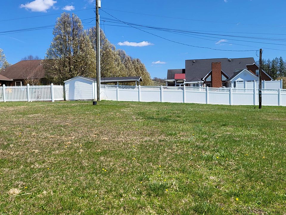 1st image of 104 & 106 Kings Gate Dr