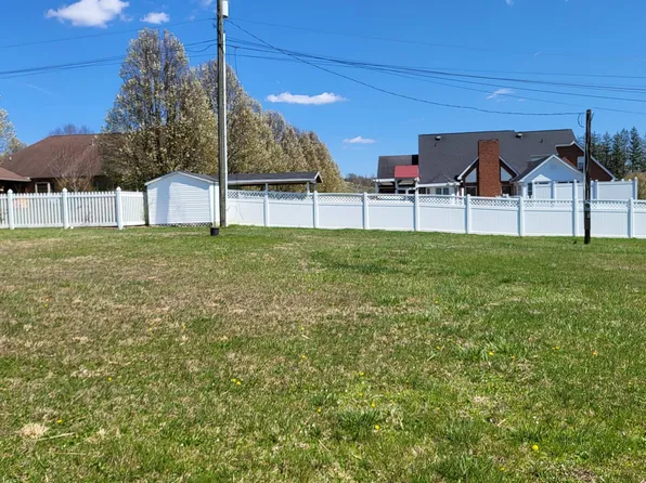 104 & 106 Kings Gate Dr, Milton, WV 25541