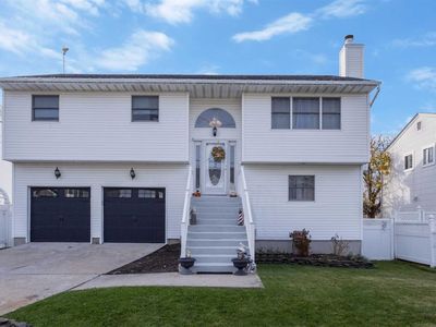 2886 Shore Rd, Seaford, NY, 11783