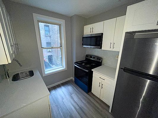 2nd image of 2337 Andrews Ave N #2A
