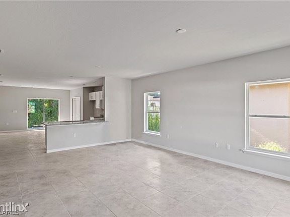 5th image of 2303R Ben St