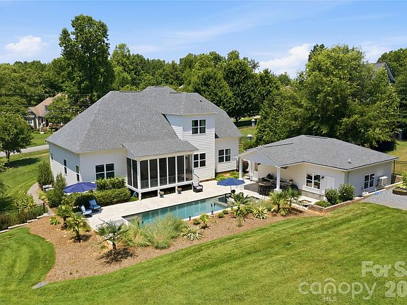 3rd image of 7478 Brotherton Rd