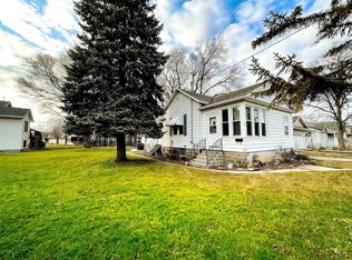 353 Knapp St, Oshkosh, WI 54902