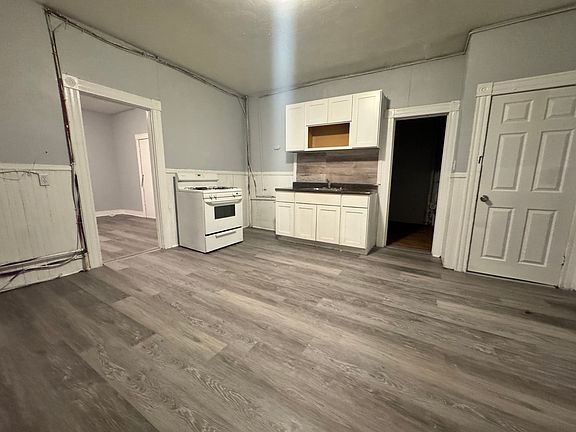 5th image of 50 Lasalle St #2E