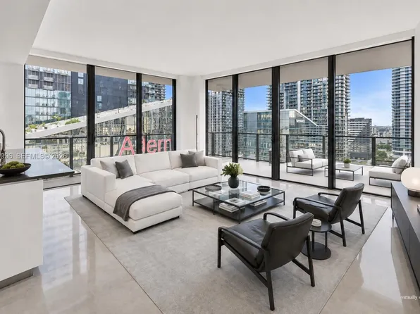 68 SE 6th St APT 1702, Miami, FL 33131