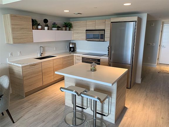4th image of 16385 Biscayne Blvd Unit 2504