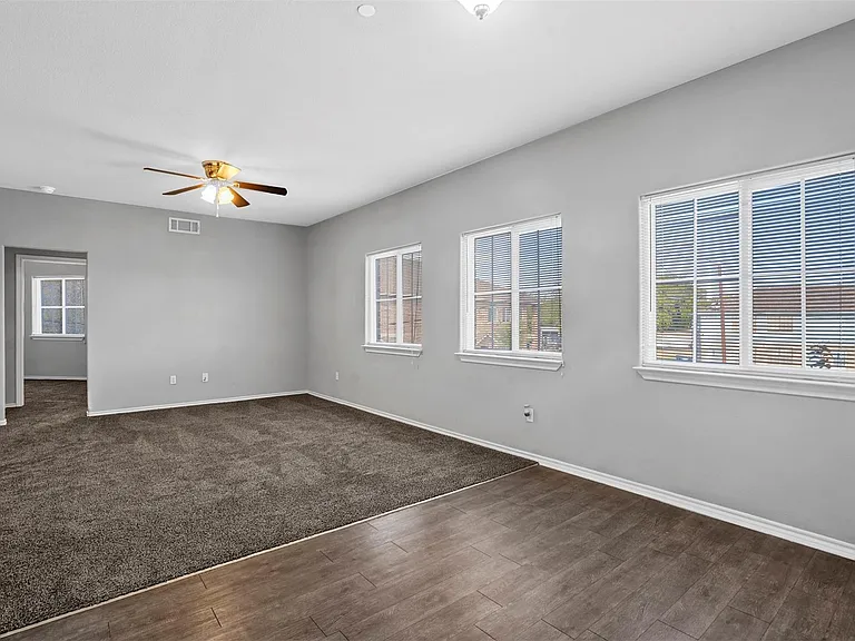 609 Meadow View Ct #102 — Photo 3