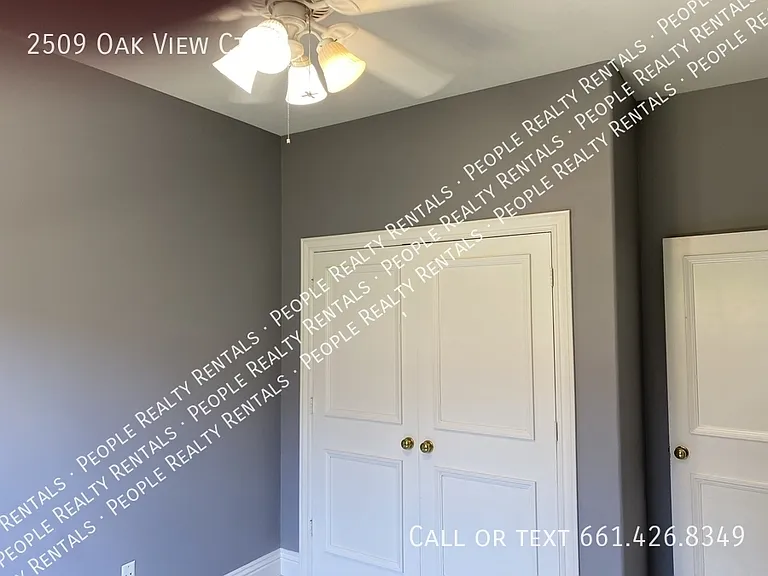 2509 Oak View Ct — Photo 23