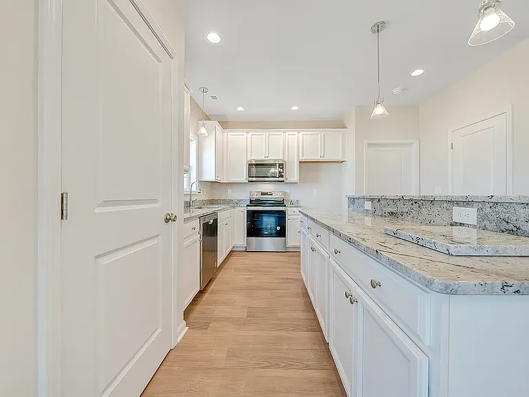 956 Carriage Pkwy — Photo 10