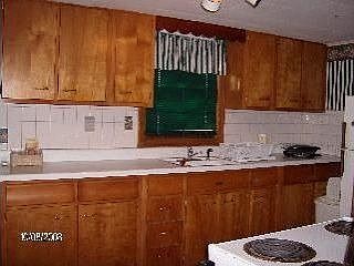 2nd image of 4818 Emery Ave