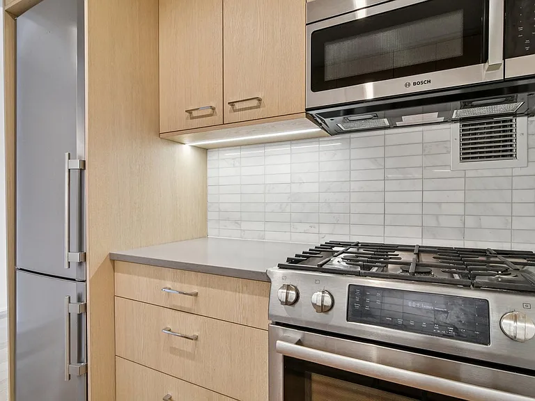 1 Columbus Pl #N15J — Photo 12