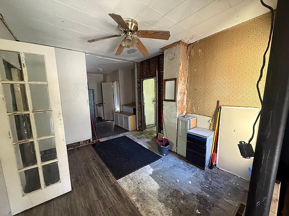 2nd image of 112 15th St S