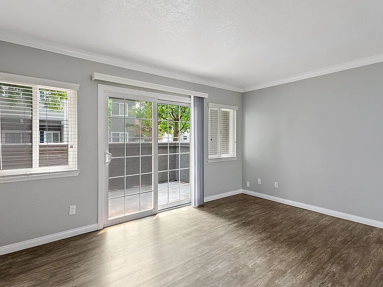 Solara Apartment Homes — Photo 30