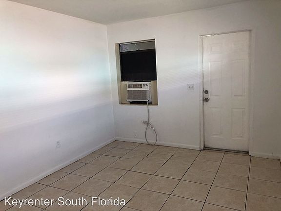 3rd image of 321 N F St #2