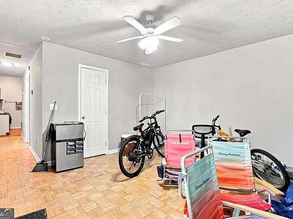 4th image of 1039 Hampton St NW