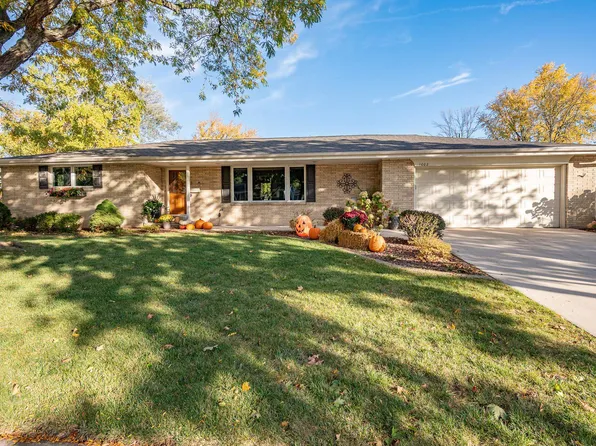 1002 Aldrin St, De Pere, WI 54115