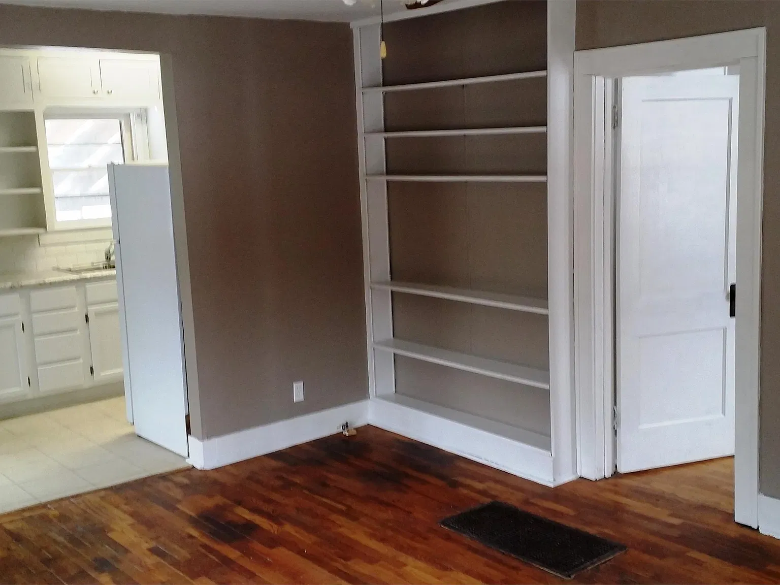 1647 N. Fairmount - 1 — Photo 2