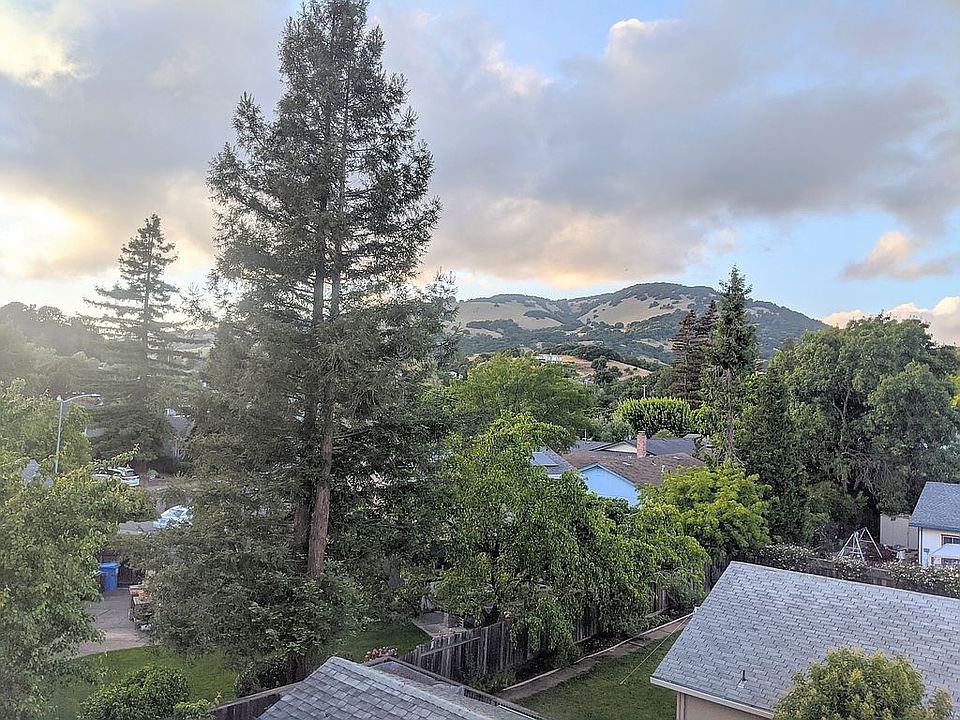 2nd image of 1097 Simmons Ln
