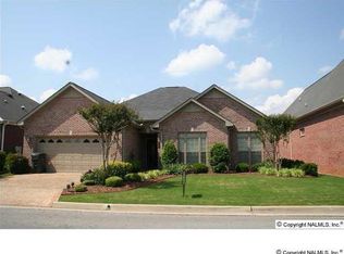 906 Village Ct SW, Decatur, AL 35603